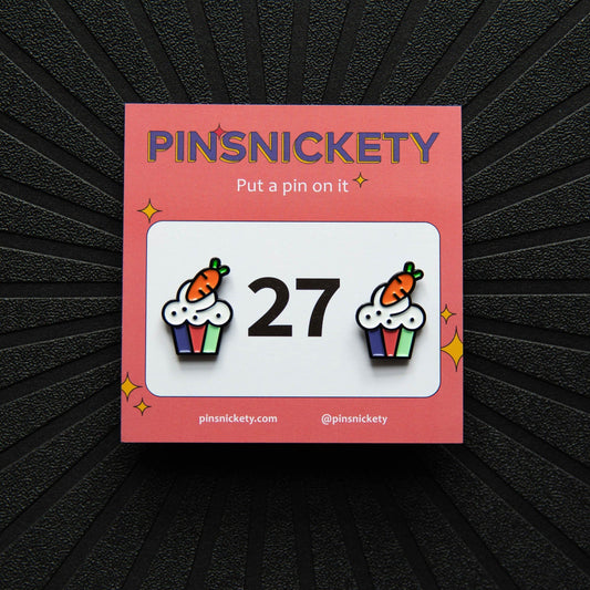 Pinsnickety Cupcake horse show number pins on their product packaging card