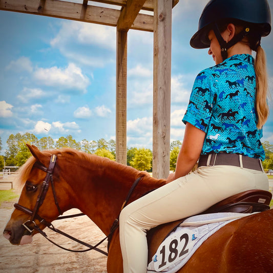 Wear Pinsnickety in the Hunter Warmup Ring