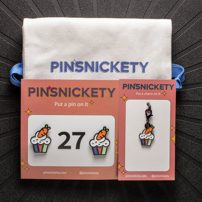 pinsnickety cupcake set, featuring cupcake horse show number pins, cupcake bridle charm, and a pinsnickety twill storage bag