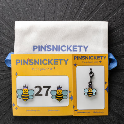 pinsnickety queen bee set, with queen bee horse show number pins, queen bee bridle and braid charm, and twill storage bag